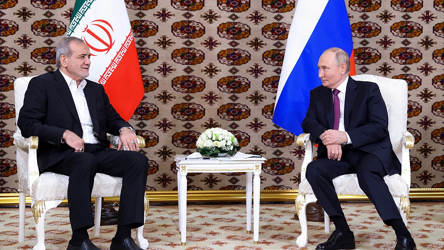 Putin və Pezeşkian Moskvada Yaxın Şərqdəki vəziyyəti müzakirə ediblər